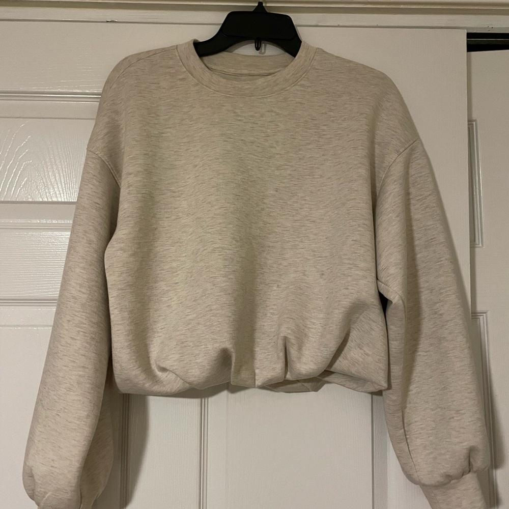 Old Navy Women's bounce fleece oatmeal color Crew Neck Sweatshirt